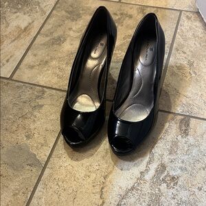 Bandalink Black Peep-Toe Heels size 7